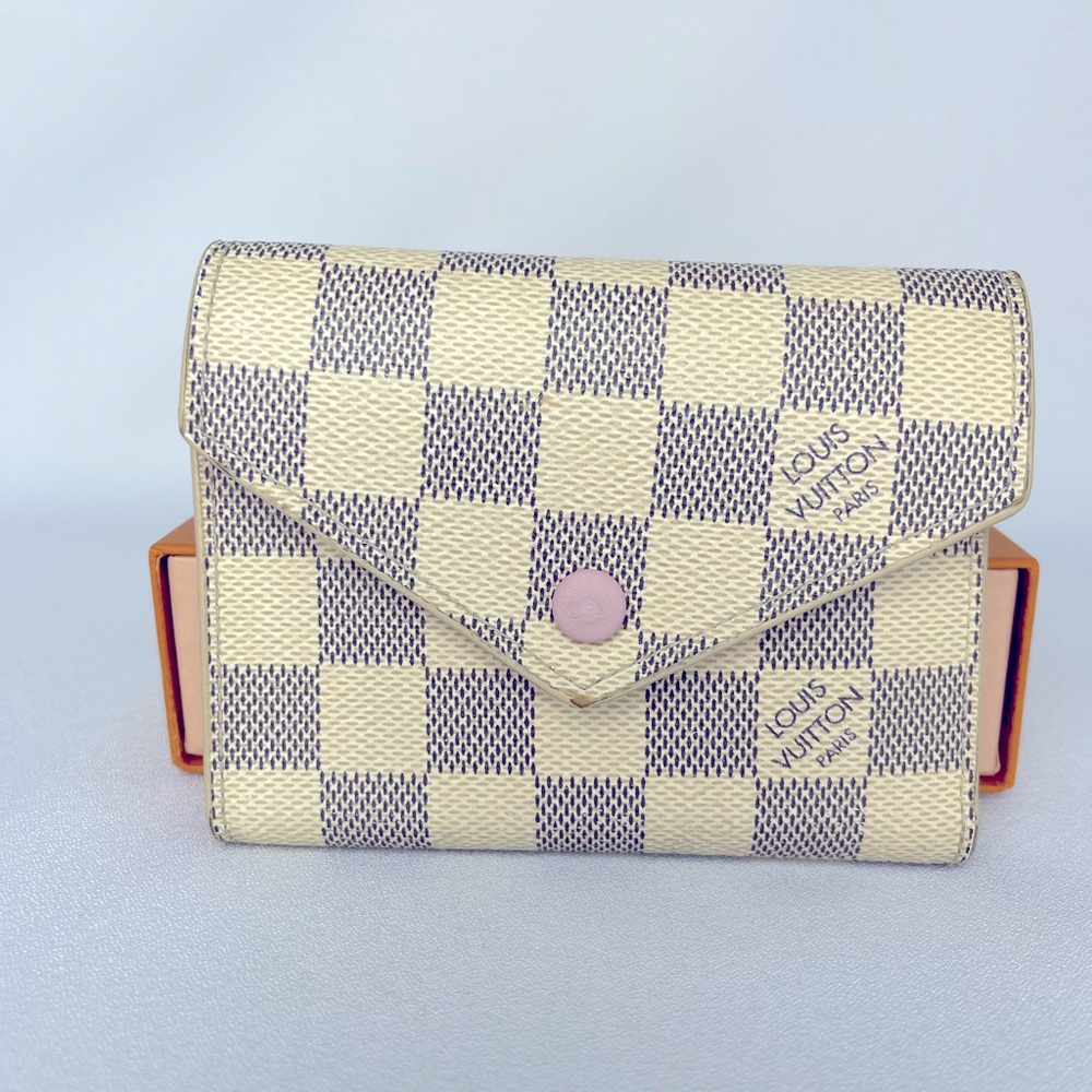 ❌SOLD❌ LOUIS VUITTON Victorine Wallet Damier Azur with box and dustbag